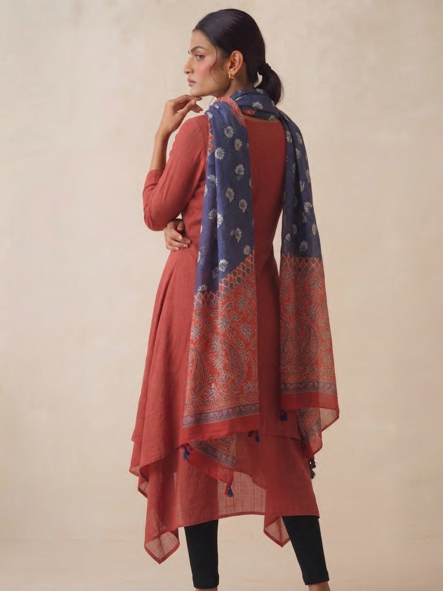 Red Button-detail Kurta
