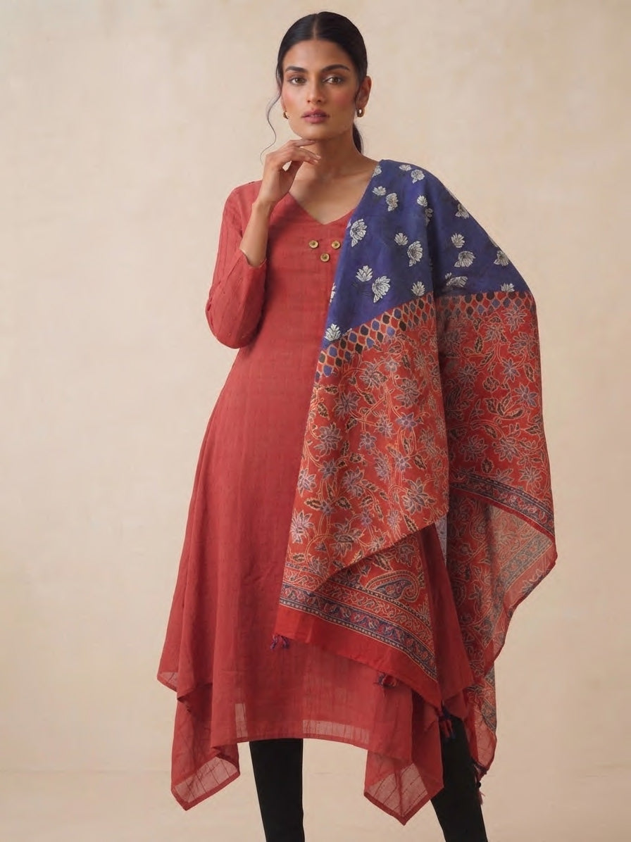 Red Button-detail Kurta